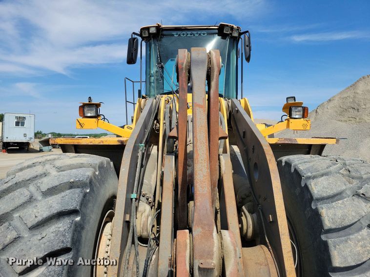 image for item EE1045 2008 Volvo L220F wheel loader