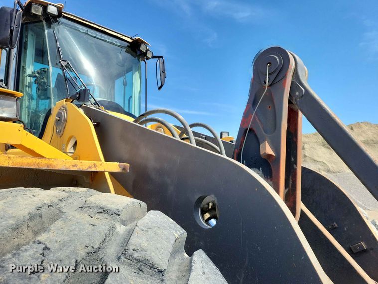 image for item EE1045 2008 Volvo L220F wheel loader
