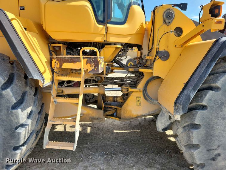 image for item EE1045 2008 Volvo L220F wheel loader
