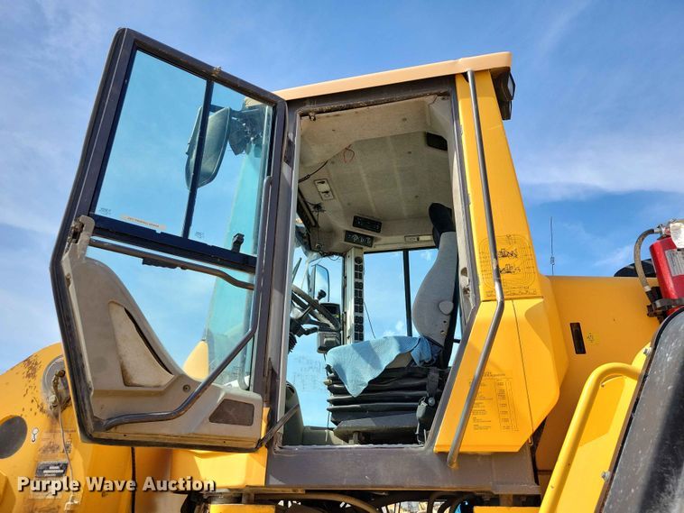 image for item EE1045 2008 Volvo L220F wheel loader