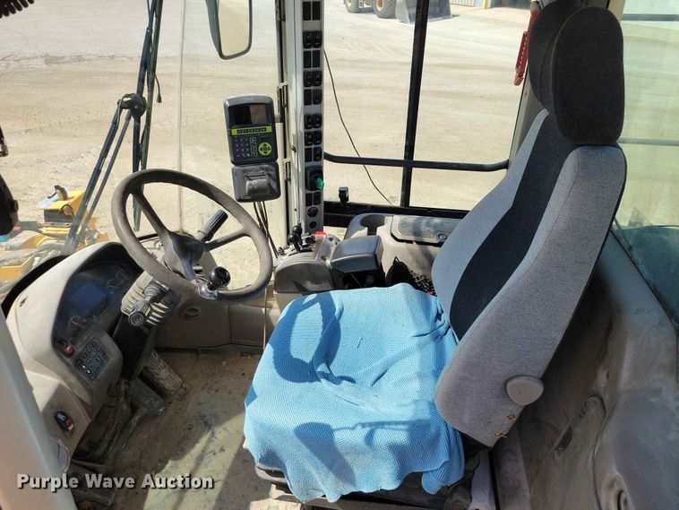 image for item EE1045 2008 Volvo L220F wheel loader