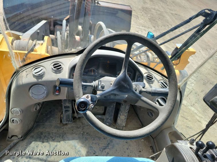 image for item EE1045 2008 Volvo L220F wheel loader