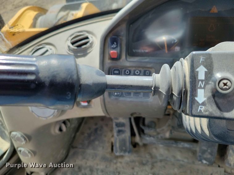 image for item EE1045 2008 Volvo L220F wheel loader
