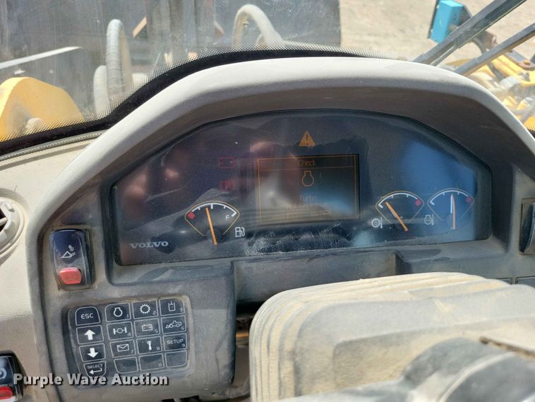 image for item EE1045 2008 Volvo L220F wheel loader
