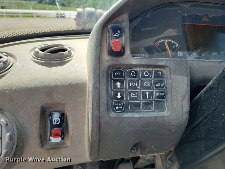 image for item EE1045 2008 Volvo L220F wheel loader