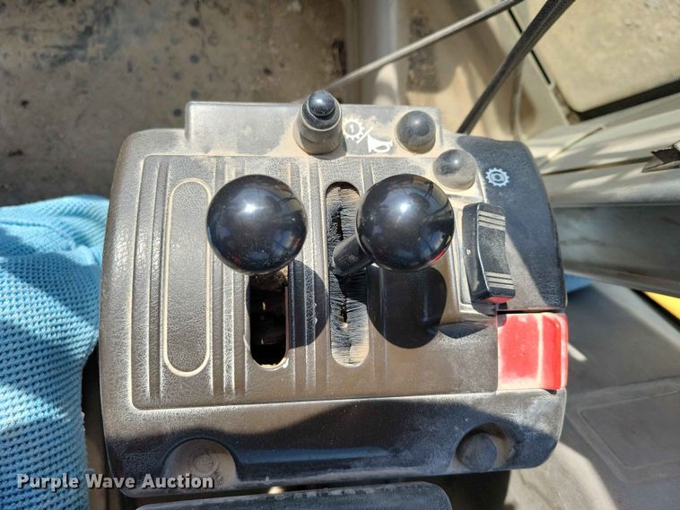 image for item EE1045 2008 Volvo L220F wheel loader