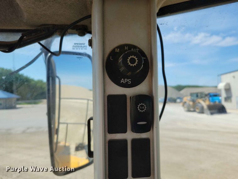 image for item EE1045 2008 Volvo L220F wheel loader