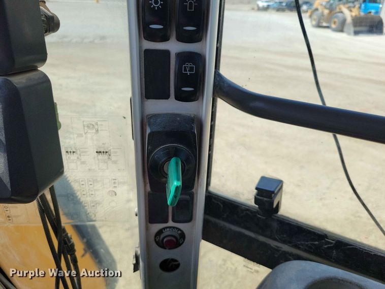 image for item EE1045 2008 Volvo L220F wheel loader