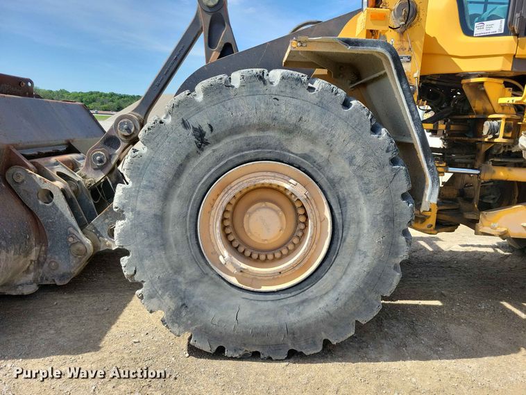 image for item EE1045 2008 Volvo L220F wheel loader