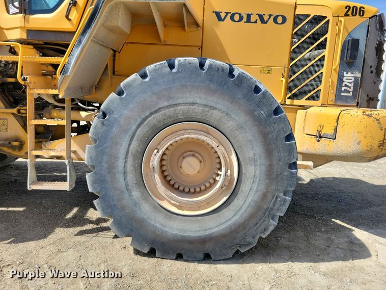 image for item EE1045 2008 Volvo L220F wheel loader