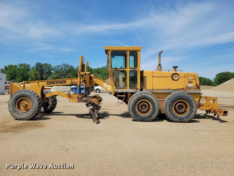 image for item EE1046 Dresser 850 motor grader