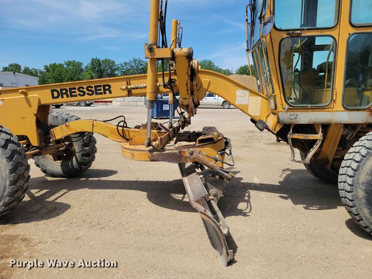 image for item EE1046 Dresser 850 motor grader