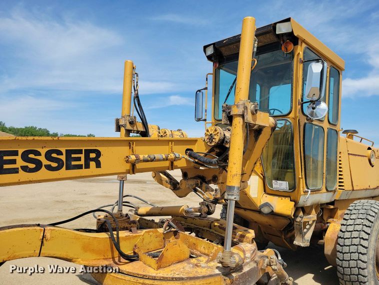 image for item EE1046 Dresser 850 motor grader