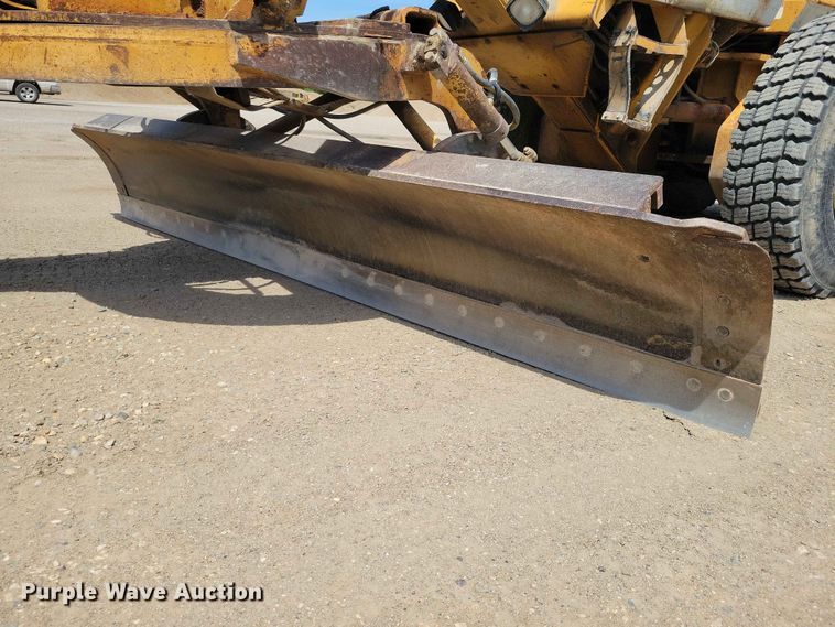 image for item EE1046 Dresser 850 motor grader