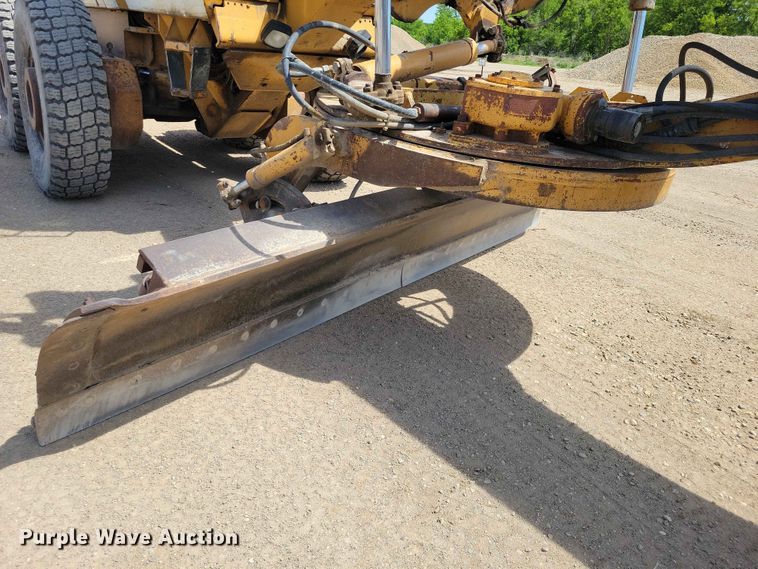 image for item EE1046 Dresser 850 motor grader