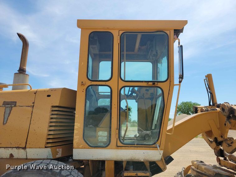 image for item EE1046 Dresser 850 motor grader