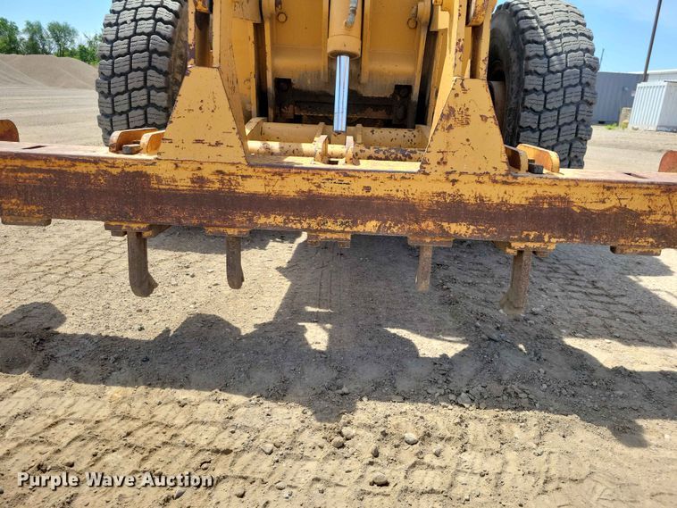 image for item EE1046 Dresser 850 motor grader