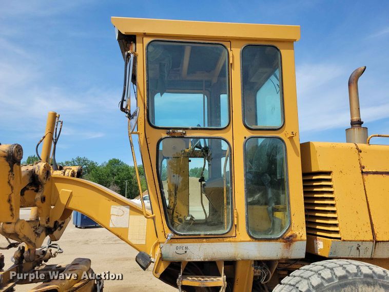 image for item EE1046 Dresser 850 motor grader