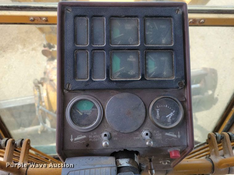 image for item EE1046 Dresser 850 motor grader