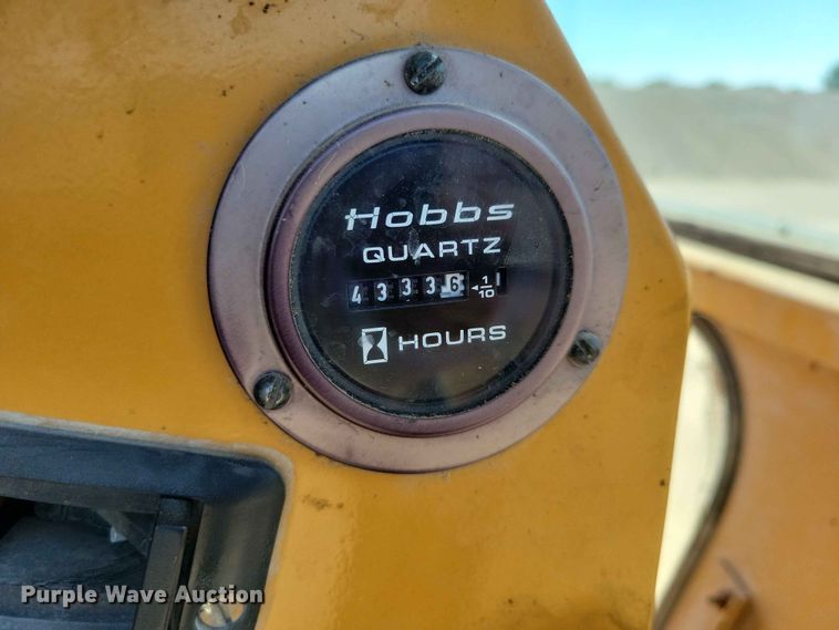 image for item EE1046 Dresser 850 motor grader