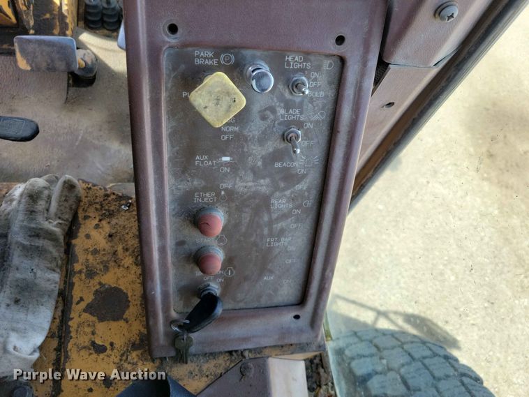 image for item EE1046 Dresser 850 motor grader