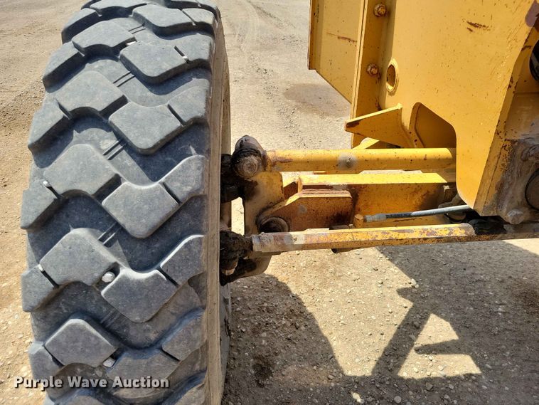 image for item EE1046 Dresser 850 motor grader