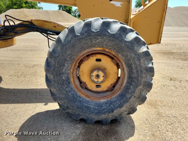 image for item EE1046 Dresser 850 motor grader