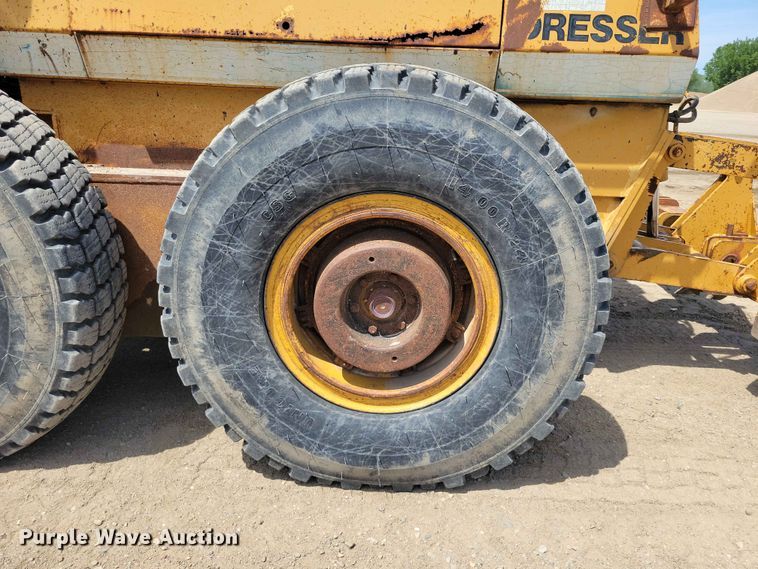 image for item EE1046 Dresser 850 motor grader