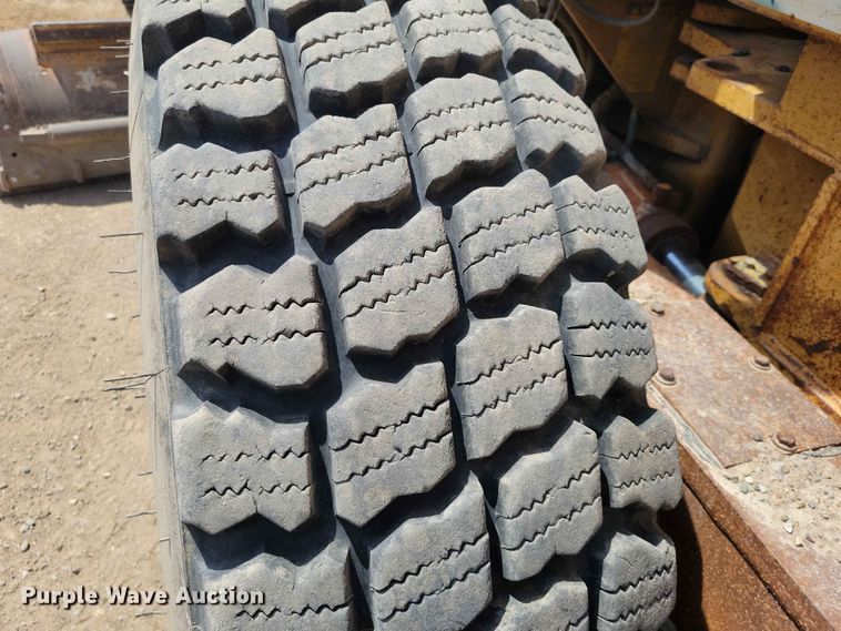 image for item EE1046 Dresser 850 motor grader