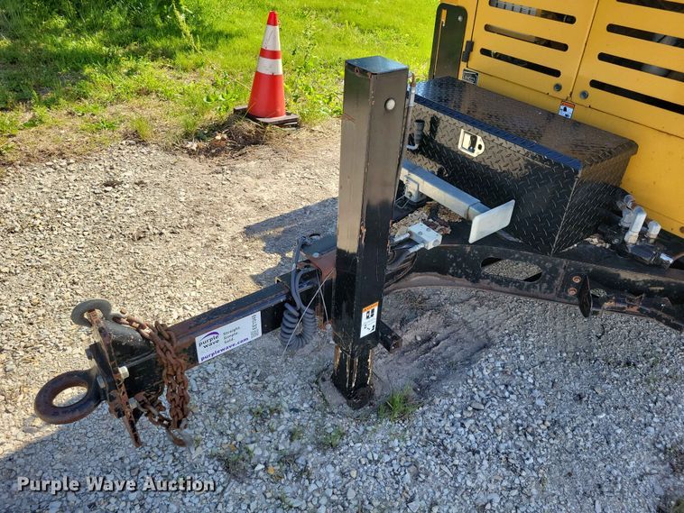 image for item EE1049 2010 Vermeer BC2100XL wood chipper