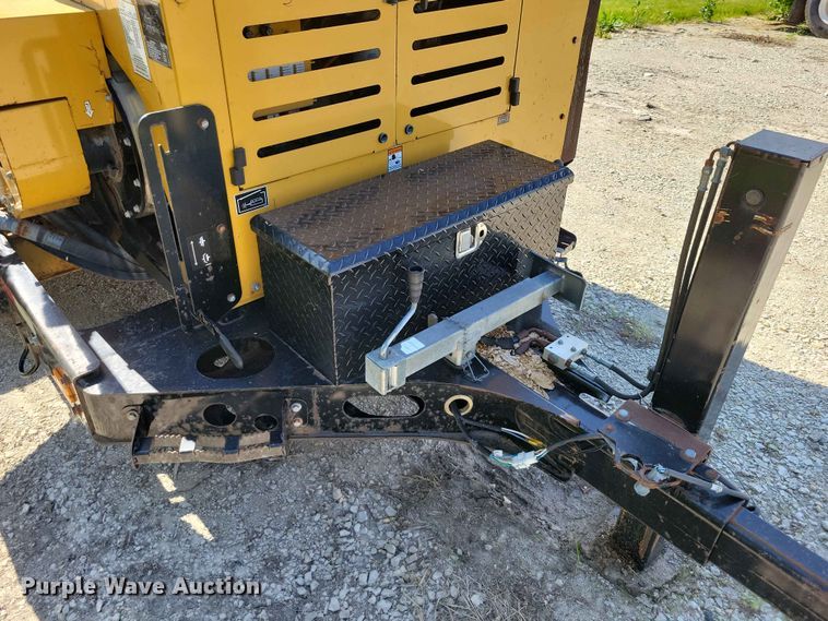 image for item EE1049 2010 Vermeer BC2100XL wood chipper