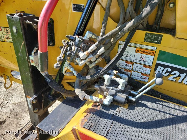 image for item EE1049 2010 Vermeer BC2100XL wood chipper
