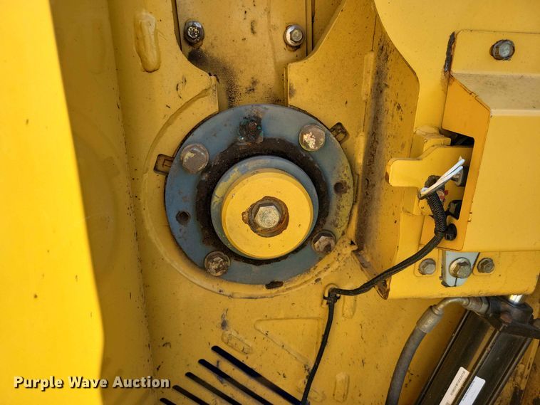 image for item EE1049 2010 Vermeer BC2100XL wood chipper