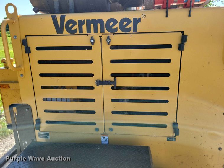 image for item EE1049 2010 Vermeer BC2100XL wood chipper