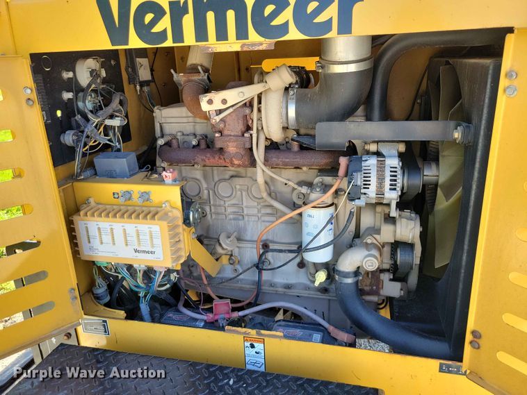 image for item EE1049 2010 Vermeer BC2100XL wood chipper