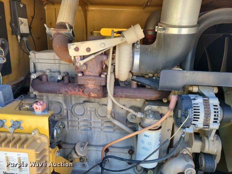 image for item EE1049 2010 Vermeer BC2100XL wood chipper