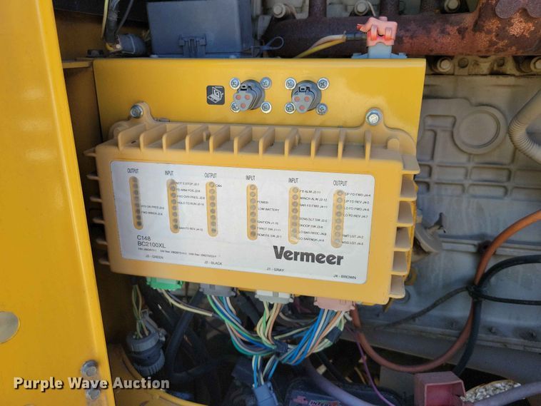 image for item EE1049 2010 Vermeer BC2100XL wood chipper