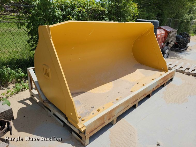 image for item EE1051 UM wheel loader bucket