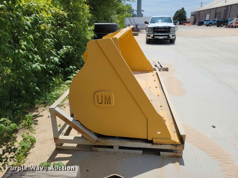 image for item EE1051 UM wheel loader bucket