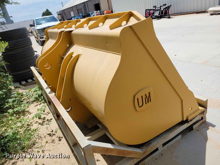 image for item EE1051 UM wheel loader bucket