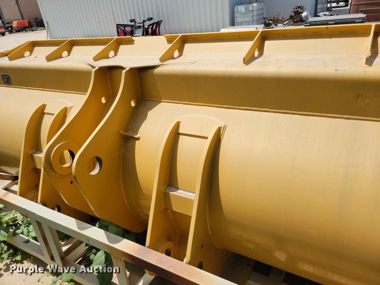 image for item EE1051 UM wheel loader bucket