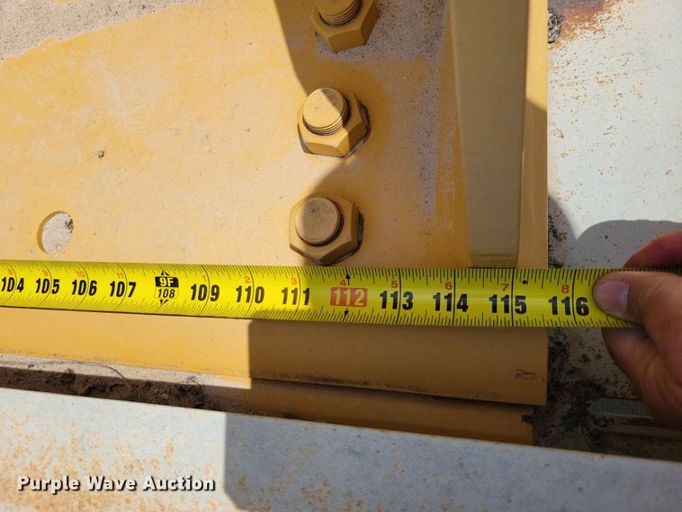 image for item EE1051 UM wheel loader bucket