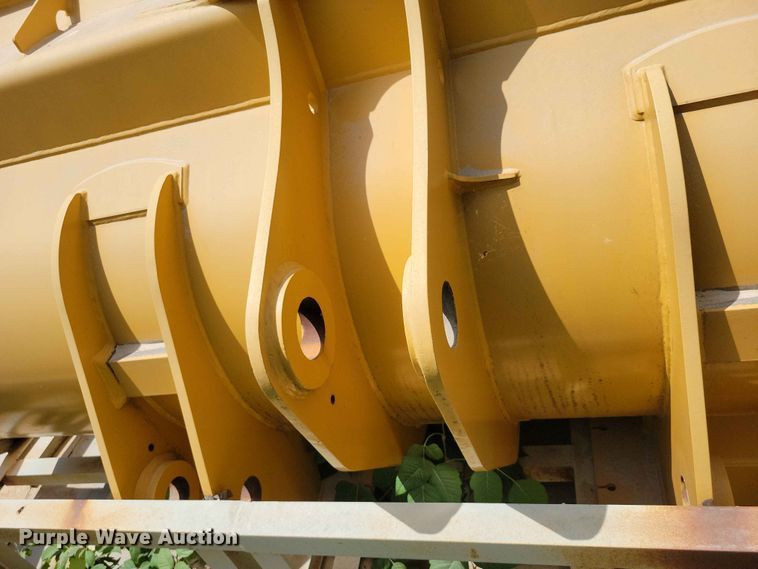 image for item EE1051 UM wheel loader bucket