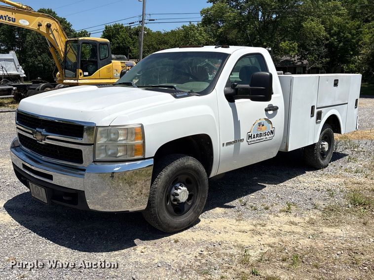 2008 Chevrolet Silverado 2500HD utility bed pickup truck