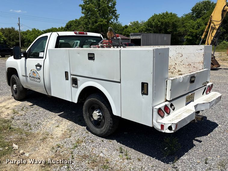 image for item EF1168 2008 Chevrolet Silverado 2500HD utility bed pickup truck