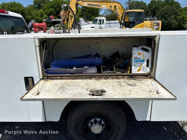 image for item EF1168 2008 Chevrolet Silverado 2500HD utility bed pickup truck