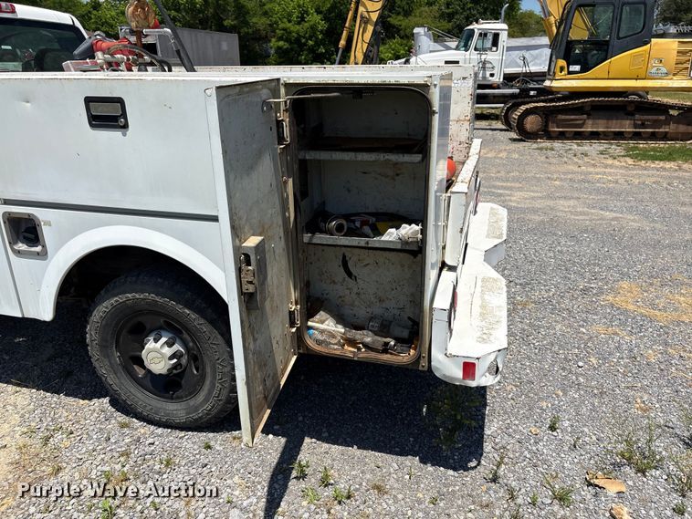 image for item EF1168 2008 Chevrolet Silverado 2500HD utility bed pickup truck