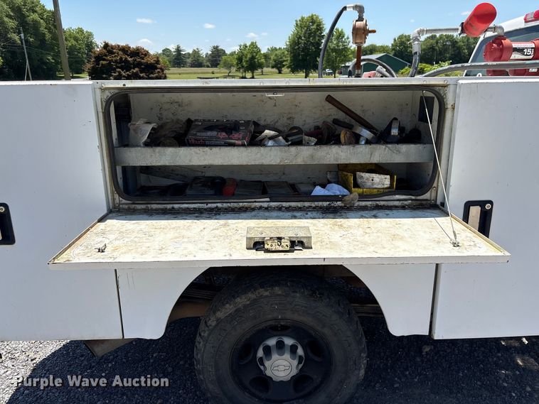 image for item EF1168 2008 Chevrolet Silverado 2500HD utility bed pickup truck