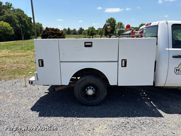 image for item EF1168 2008 Chevrolet Silverado 2500HD utility bed pickup truck