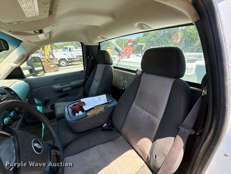 image for item EF1168 2008 Chevrolet Silverado 2500HD utility bed pickup truck
